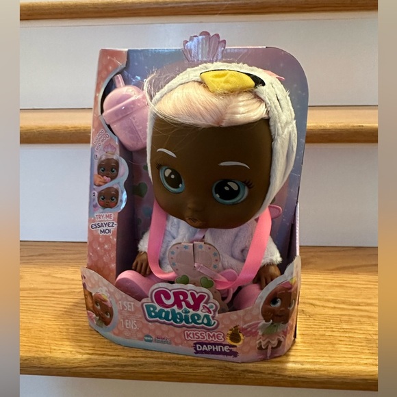 NWT CRY BABIES KISS ME DAPHINE - Picture 2 of 3